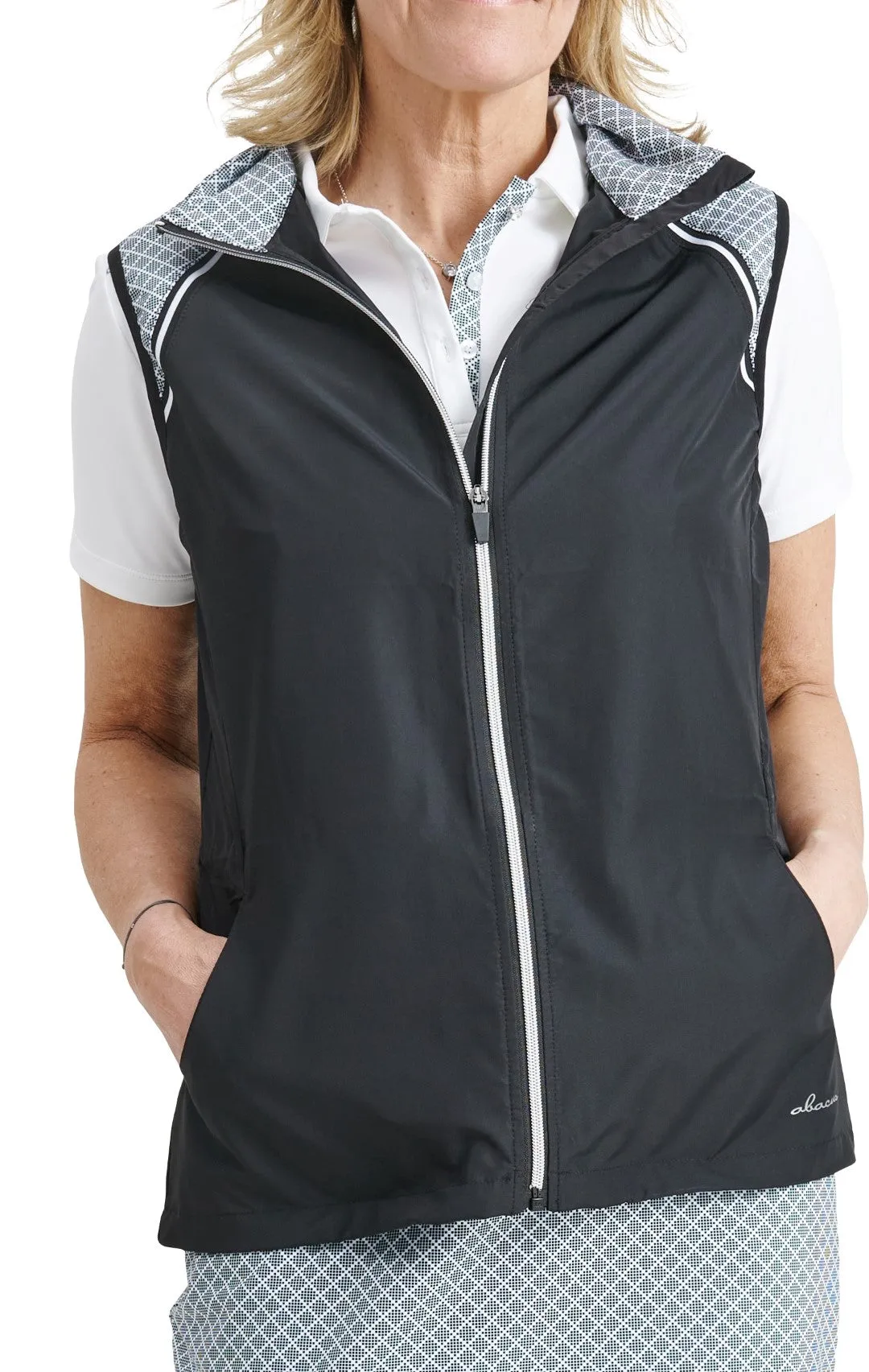 Women hills stretch wind vest