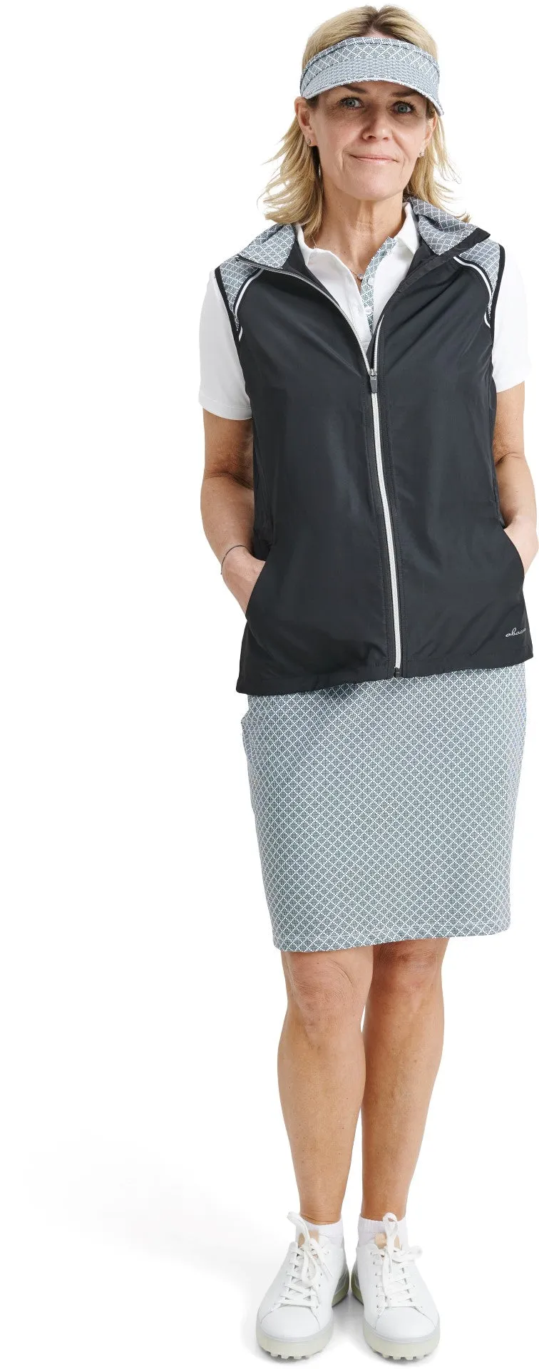 Women hills stretch wind vest